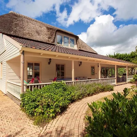 13p 5b Beautiful With Heated Pool And Jacuzzi * Heerhugowaard