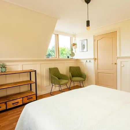 13p 5b Beautiful With Pool And Jacuzzi Villa