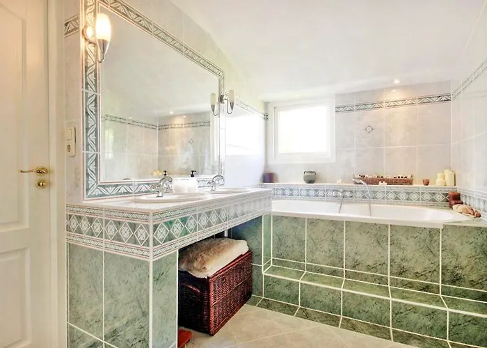 Villa 13p 5b Beautiful With Heated Pool And Jacuzzi *