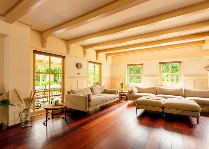 13p 5b Beautiful With Heated Pool And Jacuzzi Villa Heerhugowaard