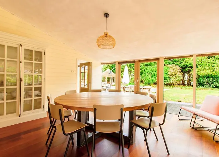 Villa 13p 5b Beautiful With Heated Pool And Jacuzzi Heerhugowaard