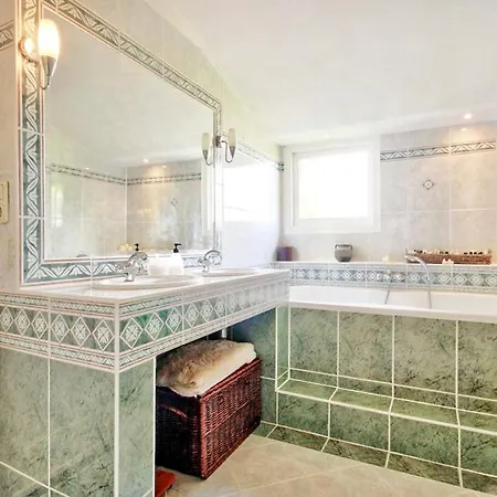 Willa 13p 5b Beautiful With Pool And Jacuzzi *